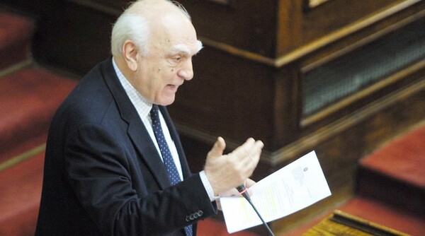 Πέθανε ο πρώην υπουργός Λάμπρος Παπαδήμας
