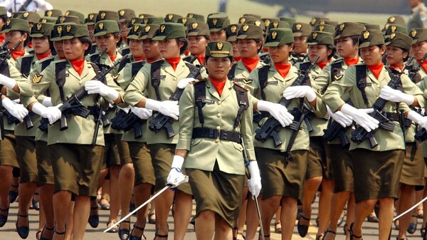Οι γυναίκες στην Ινδονησία υπόκεινται "τεστ παρθενίας" πριν μπουν στο στρατό