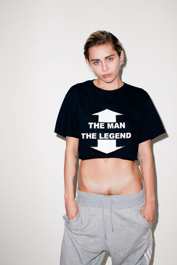 Η Miley Cyrus στις αδημοσίευτες NSFW λήψεις του Richardson