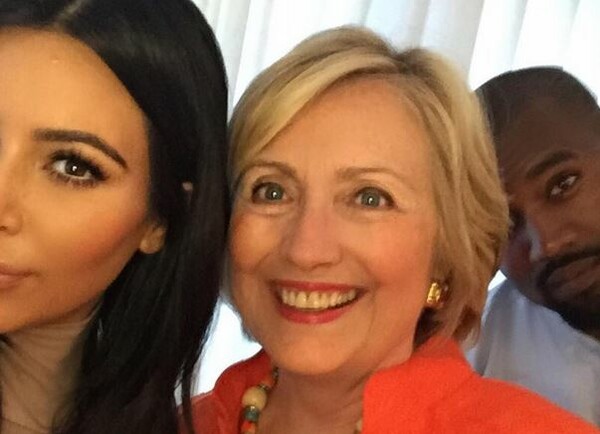 H selfie της Κιμ Καρντάσιαν με την Χίλαρι Κλίντον