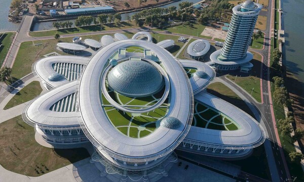 Αυτό είναι το νέο Κέντρο Επιστήμης & Τεχνολογίας της Β. Κορέας που μοιάζει με σωματίδιο ατόμου