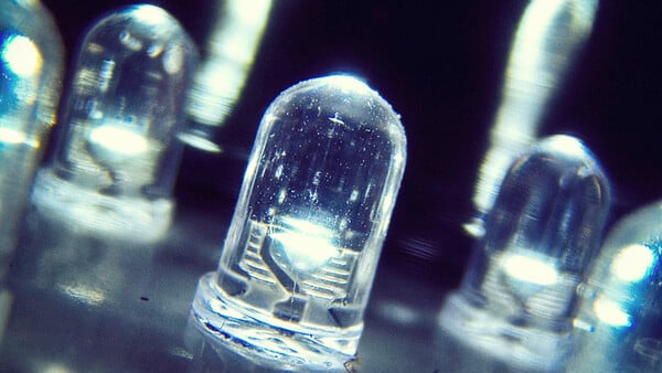 Έρχεται το Li-Fi μια τεχνολογία 100 φορές ταχύτερη από το Wi-Fi