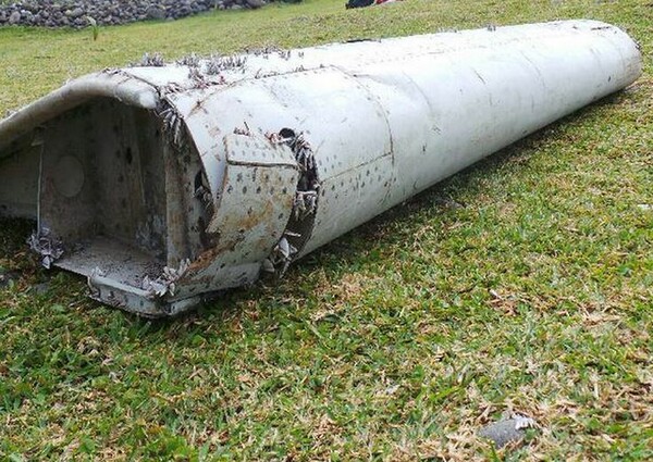 Παγκόσμια αναστάτωση για συντρίμμια που ίσως ανήκουν στο εξαφανισμένο αεροπλάνο της Malaysia Airlines