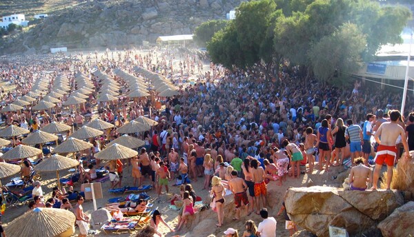 Μπλόκο στα beach parties από το Υπουργείο Οικονομικών