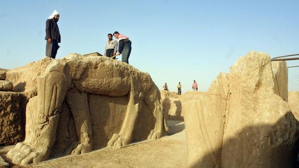 Οι τζιχαντιστές καταστρέφουν μνημεία με μπουλντόζες στην αρχαία πόλη Νιμρούντ