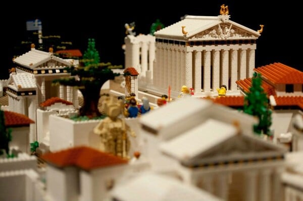 Μια Ακρόπολη από 120.000 Lego παρουσιάζεται για πρώτη φορά στο Μουσείο Ακρόπολης