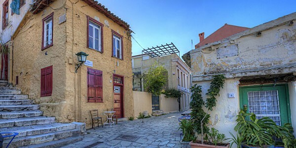 «Αρνούνται να δώσουν τα κλειδιά σπιτιών στην Πλάκα για να τα πουλήσει το ΤΑΙΠΕΔ»