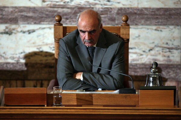 Τελικά ο Μεϊμαράκης «κατέβασε» τις προεκλογικές συνεντεύξεις του από το σάιτ της Βουλής