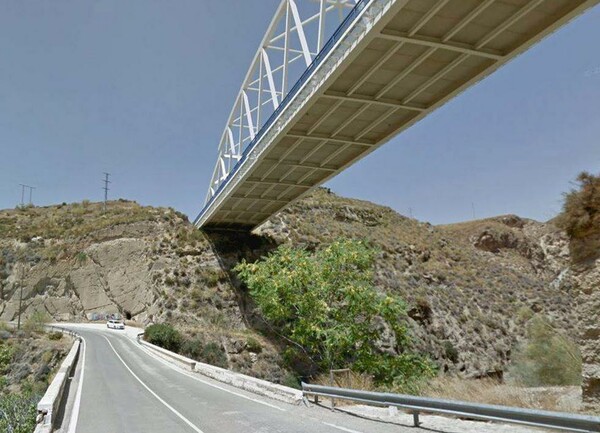 23χρονη Βρετανίδα σκοτώθηκε κάνοντας bungee jumping στην Ισπανία