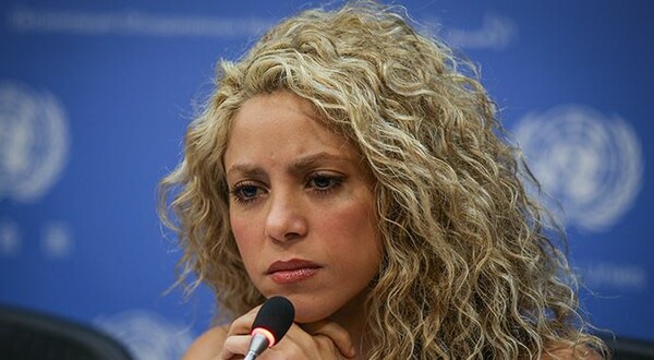 Η Shakira τραγουδά το "Imagine" για τον μικρό Aylan