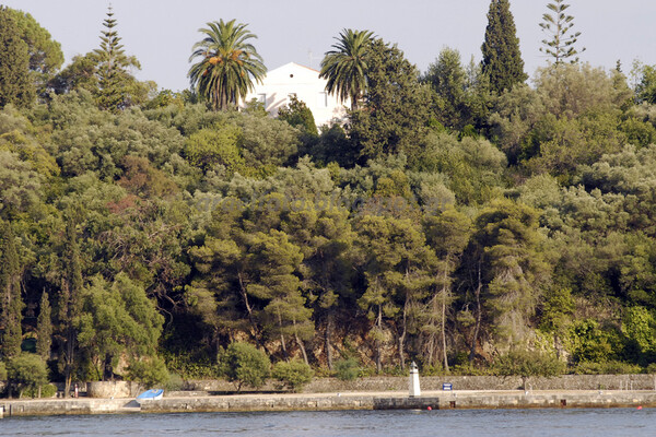 Αστυνομικούς επί πληρωμή ζητά ο Ριμπολόβλεφ από τον Δένδια για το πάρτι της κόρης του