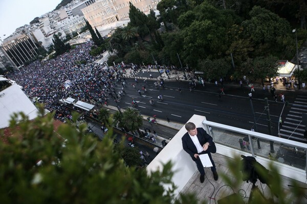 Τριάντα προσαγωγές χθες στο Σύνταγμα