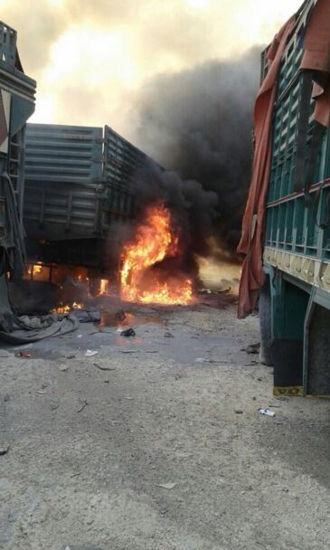 Βομβαρδίστηκε ανθρωπιστικό κονβόι φορτηγών στα σύνορα Toυρκίας -Συρίας