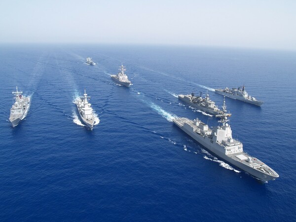 Πέντε τουρκικά πολεμικά πλοία στις Κυκλάδες