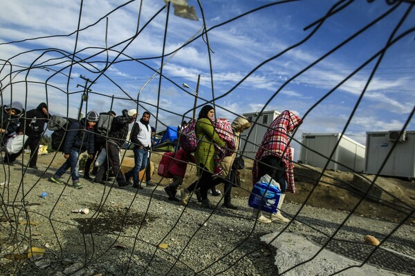 Frontex: Η Ελλάδα θα πρέπει να απελαύνει μετανάστες πιο συστηματικά