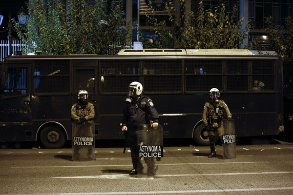 Σε αστυνομικό κλοιό τα Εξάρχεια και όλο το κέντρο - Τεράστια κινητοποίηση της αστυνομίας για την 6η Δεκέμβρη