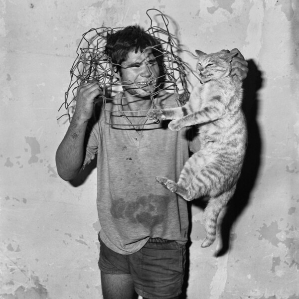 Something rich and strange... O υπόγειος κόσμος του Roger Ballen