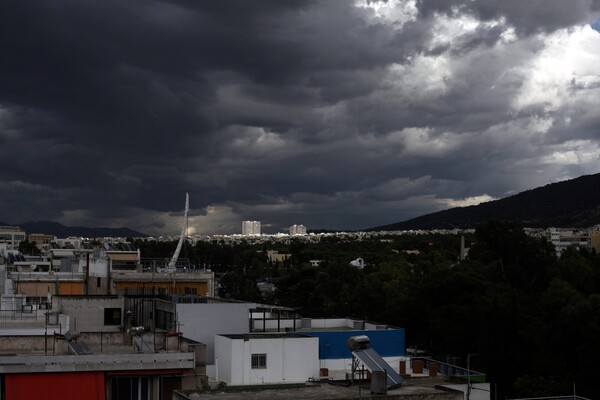 Σύννεφα και βροχές την Κυριακή