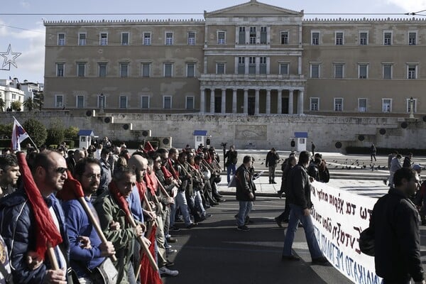 Απεργιακό μπλακ-άουτ σε όλη τη χώρα - Τι ισχύει για μετρό, λεωφορεία και πλοία και ποιοι κατεβάζουν ρολά τις επόμενες μέρες