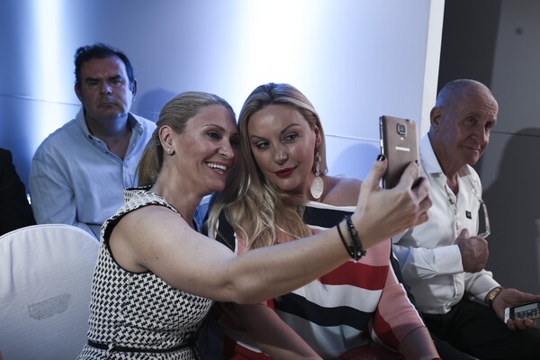 Εβδομάδα μόδας στην Αθήνα - Το backstage, τα σελέμπριτι, οι σχεδιαστές και τα highlights σε φωτογραφίες