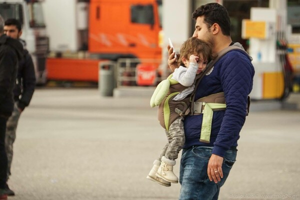 Παγιδευμένοι στην Ελλάδα- 25.000 πρόσφυγες και μετανάστες