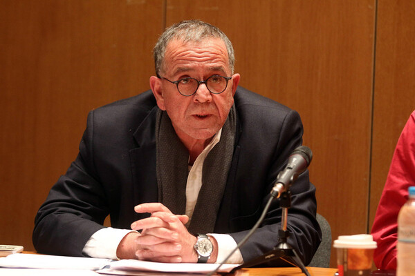 Το "ανόητε" του Μουζάλα σε διαδηλωτή που τον κατηγόρησε πως δεν έχει δουλέψει ποτέ στη ζωή του