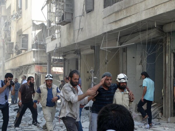 Το Χαλέπι ωθείται στα όρια της ανθρωπιστικής καταστροφής - 202 άμαχοι νεκροί από βομβαρδισμούς