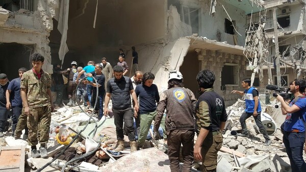 Το Χαλέπι ωθείται στα όρια της ανθρωπιστικής καταστροφής - 202 άμαχοι νεκροί από βομβαρδισμούς