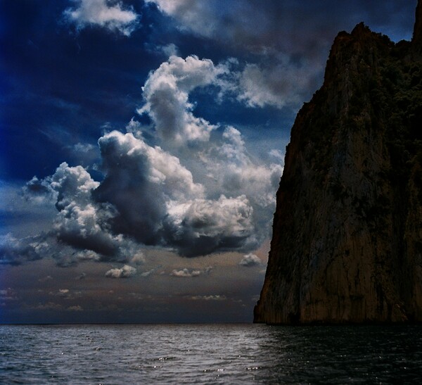 O Bill Henson εμπνέεται από τους αρχαίους ελληνικούς θησαυρούς και ζωντανεύει Έλληνες θεούς, μύθους και θνητούς