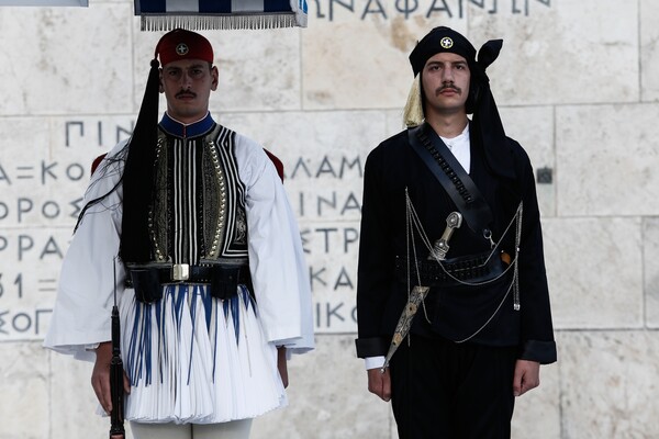 Στιγμές συγκίνησης με τους Πόντιους στο Σύνταγμα - ΦΩΤΟΡΕΠΟΡΤΑΖ