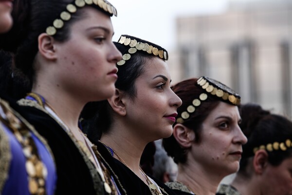 Στιγμές συγκίνησης με τους Πόντιους στο Σύνταγμα - ΦΩΤΟΡΕΠΟΡΤΑΖ