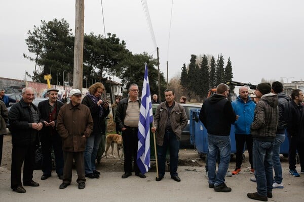 25 φωτογραφίες απ' τη διαμαρτυρία κατοίκων για το hotspot στα Διαβατά της Θεσσαλονίκης