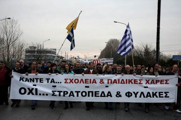 25 φωτογραφίες απ' τη διαμαρτυρία κατοίκων για το hotspot στα Διαβατά της Θεσσαλονίκης