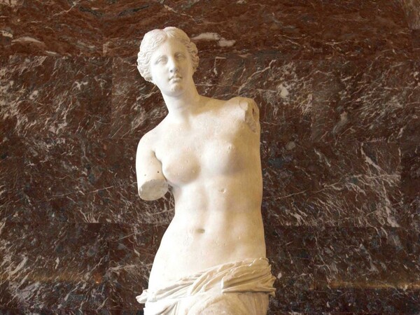 Το 1820 στη Μήλο αγρότης ανακαλύπτει το άγαλμα της θεάς Αφροδίτης