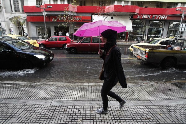 Ισχυρές βροχές σε αρκετές περιοχές της χώρας - Γρήγορη βελτίωση και άνοδος της θερμοκρασίας