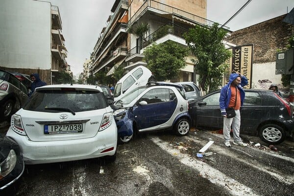 Πόσα τροχαία ατυχήματα συμβαίνουν ετησίως στη χώρα μας;