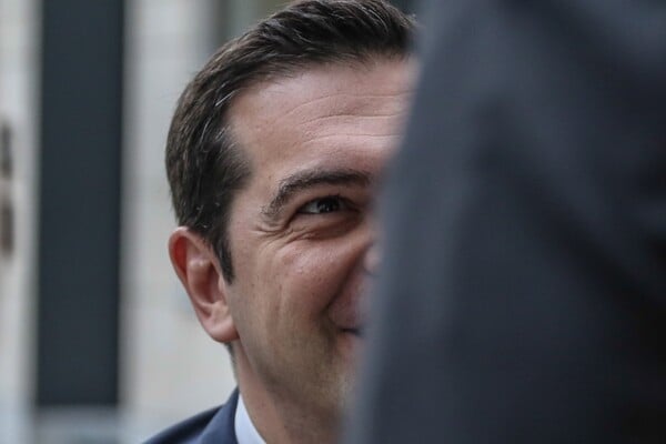 Απλά δείτε τις 13 χτεσινές φωτογραφίες του Τσίπρα με το αφεντικό της Bild