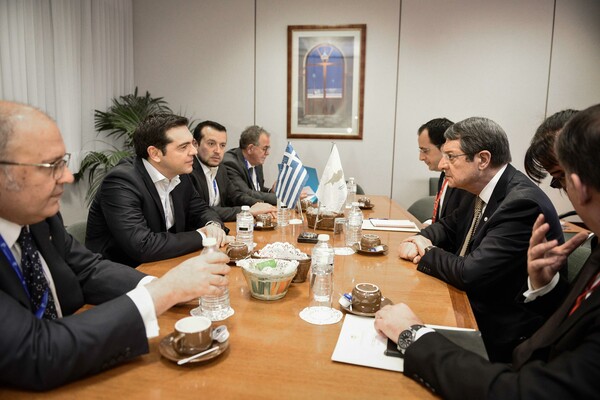 Oι φωτογραφίες του Τσίπρα στις Βρυξέλλες πριν την κρίσιμη Σύνοδο