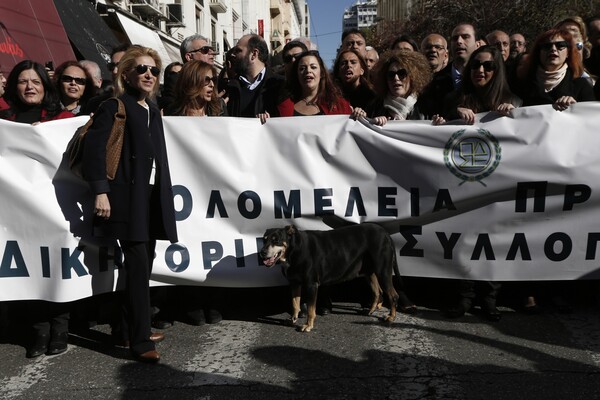 Παρατείνεται η αποχή των δικηγόρων μέχρι τις 17 Ιουνίου