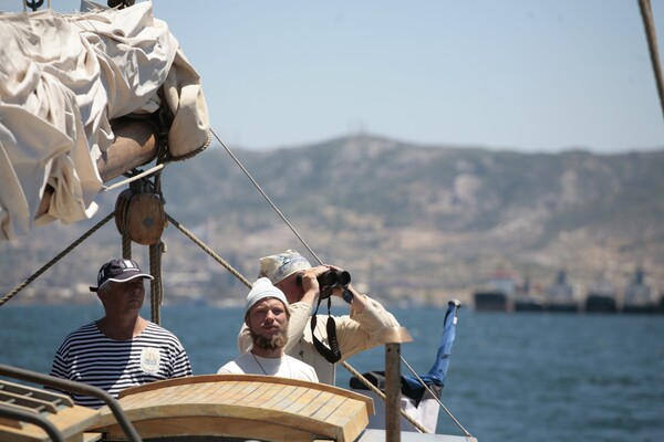 50 καλλιτέχνες ταξιδεύουν με το ιστορικό ιστιοπλοϊκό «Hoppet» στις θάλασσες της Ευρώπης