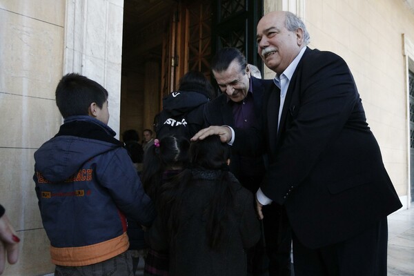 Η Βουλή άνοιξε τις πόρτες της σε 70 ασυνόδευτα προσφυγόπουλα