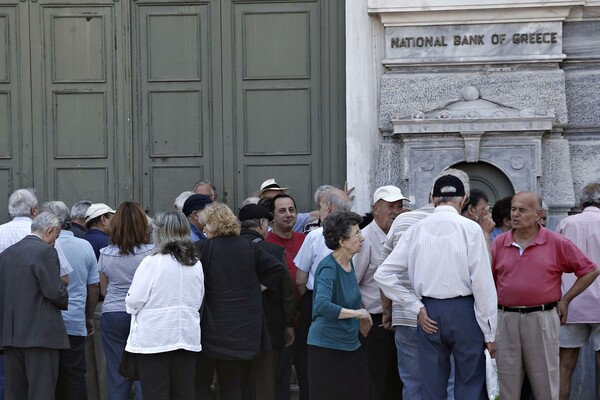 Οι 47 πιο αξέχαστες φωτογραφίες απ' τον έναν χρόνο ΣΥΡΙΖΑ-ΑΝΕΛ