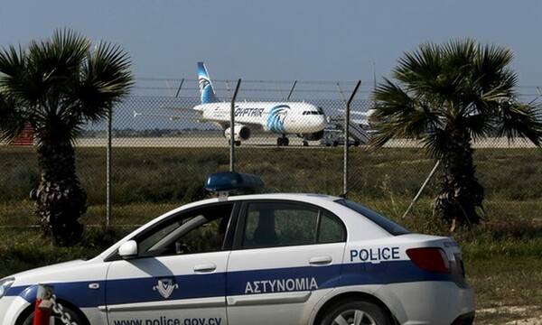 Για μια γυναίκα η αεροπειρατεία; - Η επιστολή που ήθελε να δώσει ο αεροπειρατής