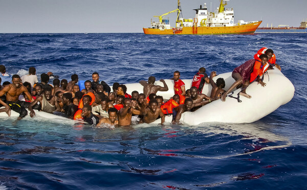Φόβοι για νέα, μεγάλη τραγωδία στη Μεσόγειο: Αγνοούνται περισσότεροι από 700 πρόσφυγες
