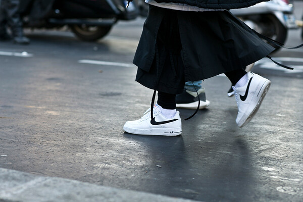 Sneakers über alles - Tα καλύτερα από το Fashion Week στο Παρίσι