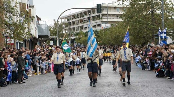 Η μεγαλύτερη κίνηση νέων στην Ελλάδα σκέφτεται να αλλάξει τη στολή της