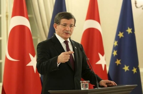 Ο Αχμέτ Νταβούτογλου εγκαταλείπει την προεδρία του AKP