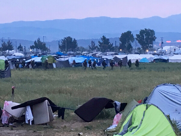 Τα πρώτα video και φωτογραφίες από την εκκένωση της Ειδομένης