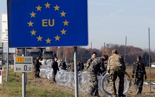 Αύριο αποφασίζουν οι 28 αν θα βγάλουν την Ελλάδα από τη συνθήκη Σένγκεν