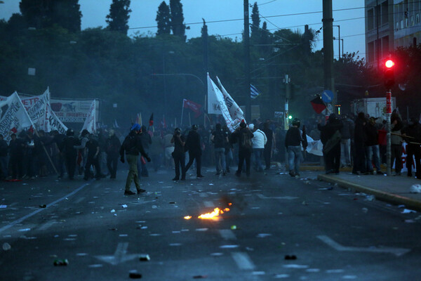 14 "πολυεθνικές" συλλήψεις για τα επεισόδια στα Εξάρχεια